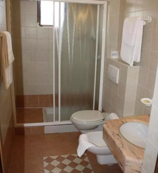 Hotelli Albergo Ristorante Punta Dell'est