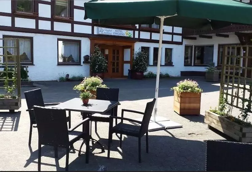 ホテル Gasthof Zwilling