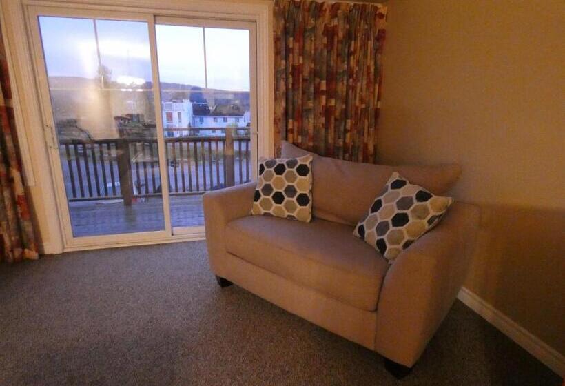 Szálloda Getaways At Haliburton Heights