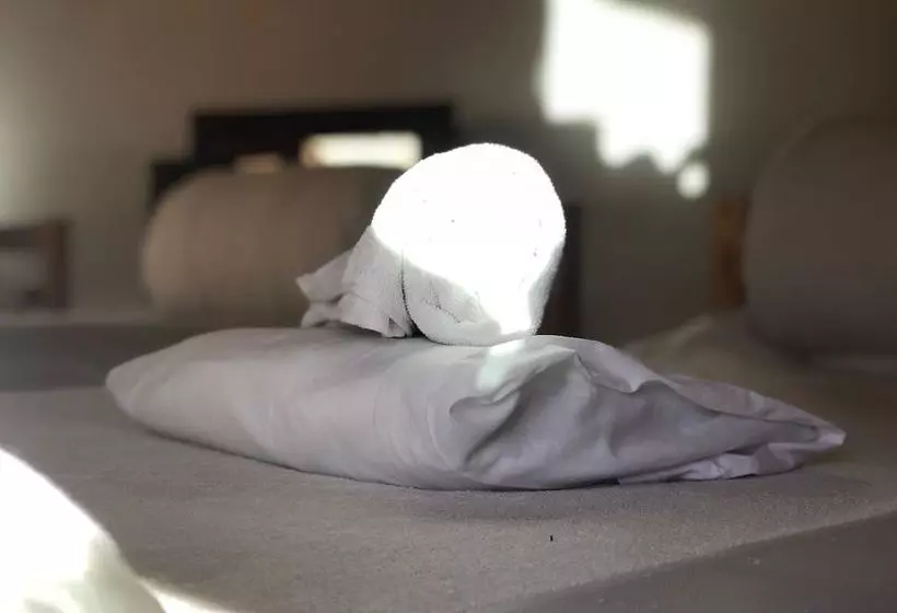 Hotelli Pont Roma  Hostel