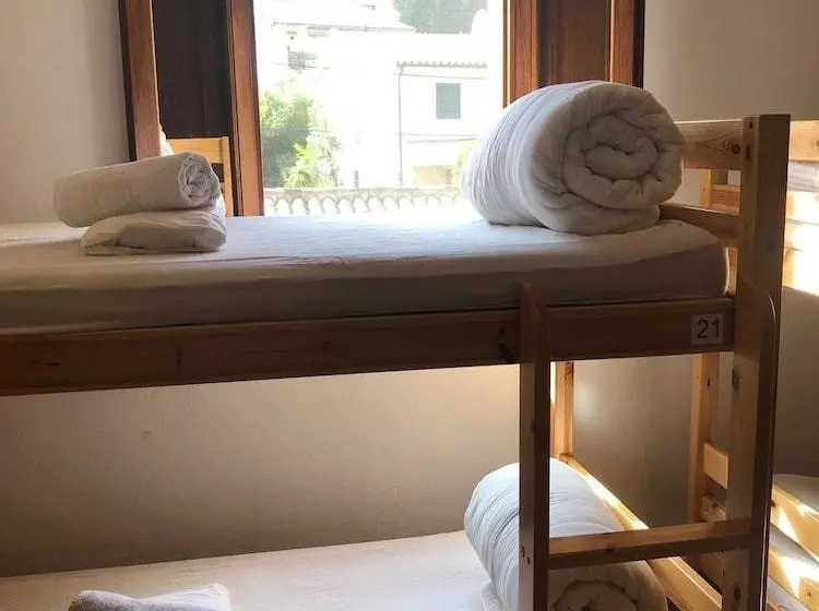 Hotelli Pont Roma  Hostel