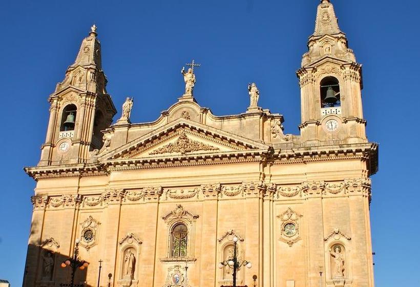 تختخواب و صبحانه Knights In Malta