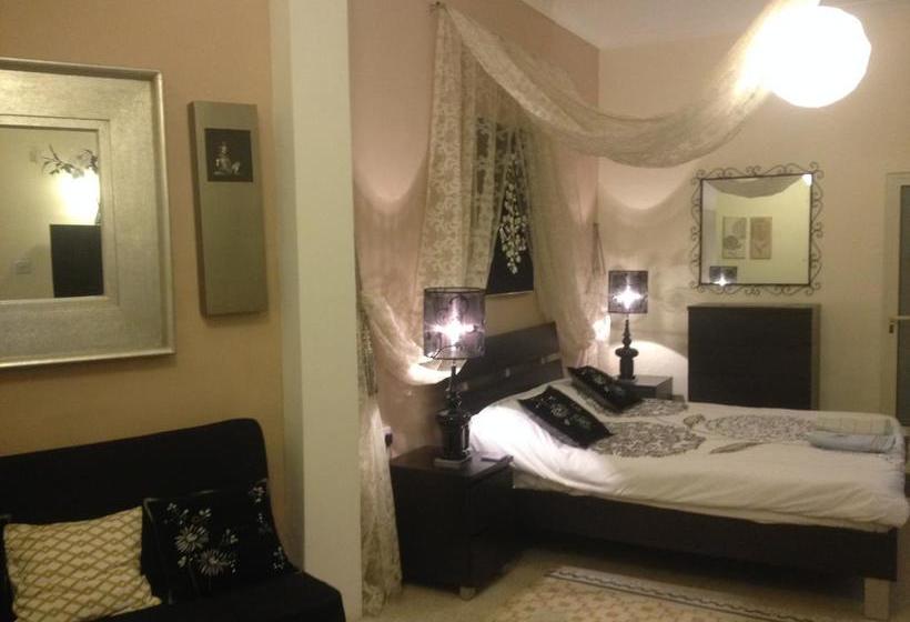 تختخواب و صبحانه Knights In Malta