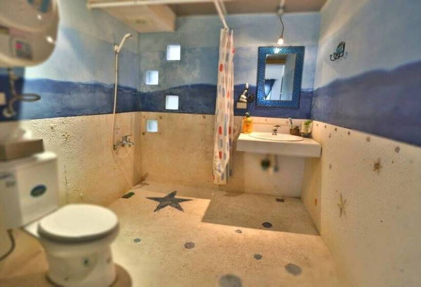 پانسیون Moonriver Hostel