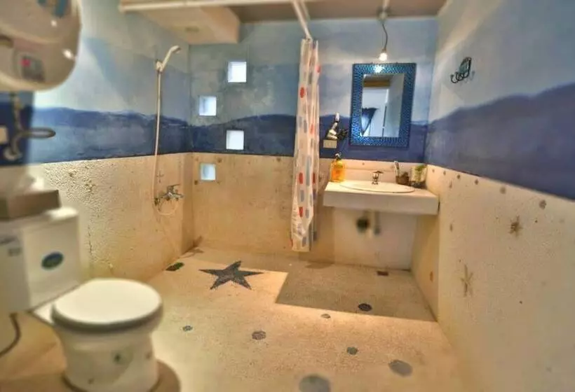 پانسیون Moonriver Hostel