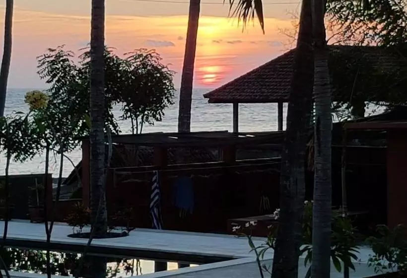 Pebble & Fins Bali Dive Resort