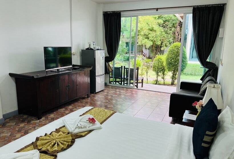 Hotel Bora Bora Villa Phuket