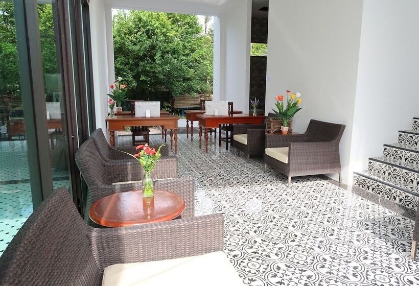 Hotel Bora Bora Villa Phuket