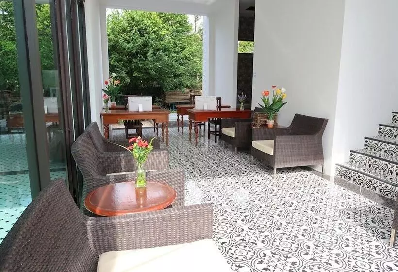 هتل Bora Bora Villa Phuket