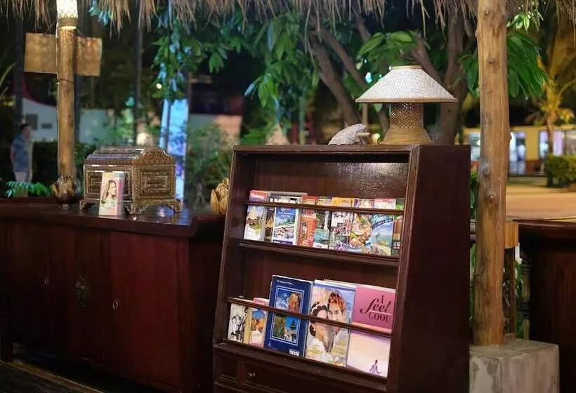 هتل Bora Bora Villa Phuket