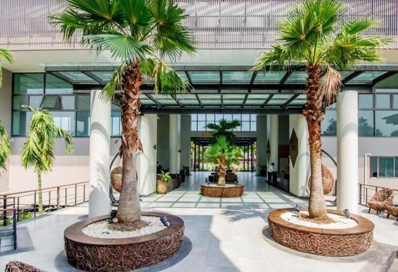 Отель Green Valley Executive Serviced Residence