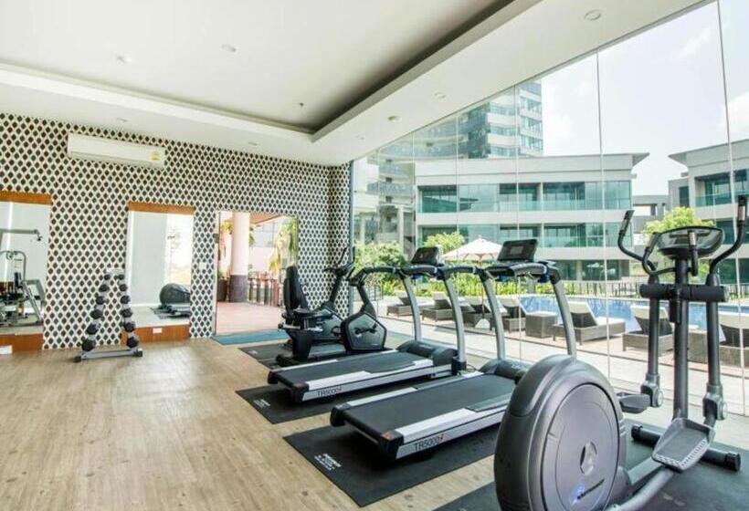 Отель Green Valley Executive Serviced Residence