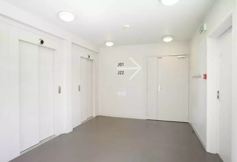 ホテル L'aéronat