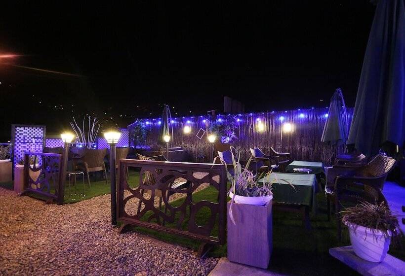 בית מלון כפרי Madhuban