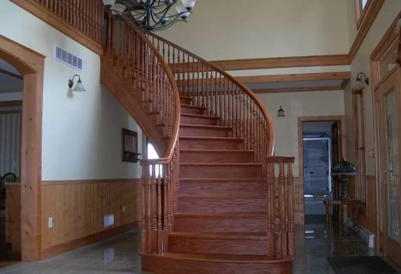 Hotelli Ninemile Point B&b Inn