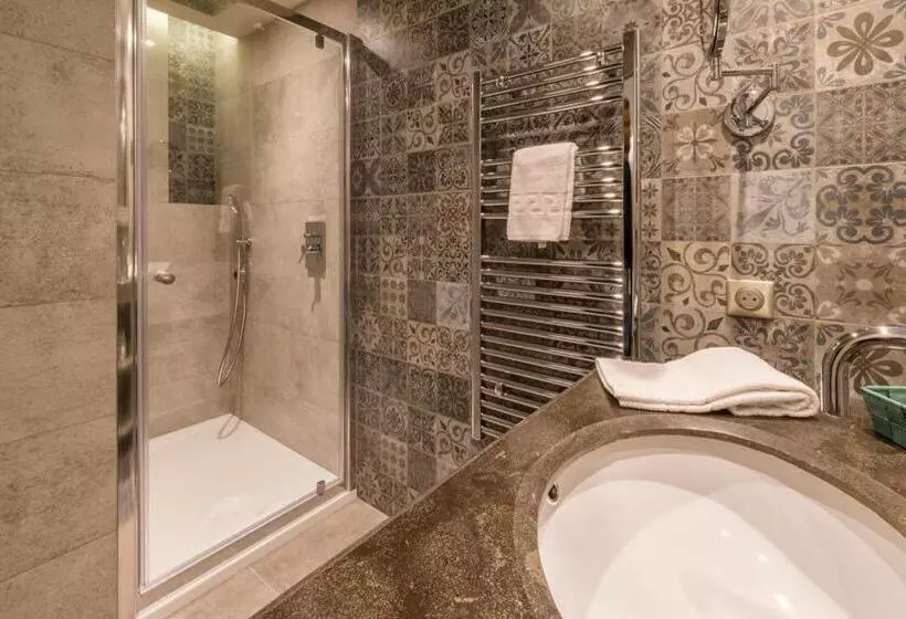 Hotelli Nouvel Hôtel Du Commerce