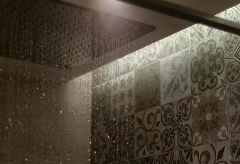 Hotelli Nouvel Hôtel Du Commerce