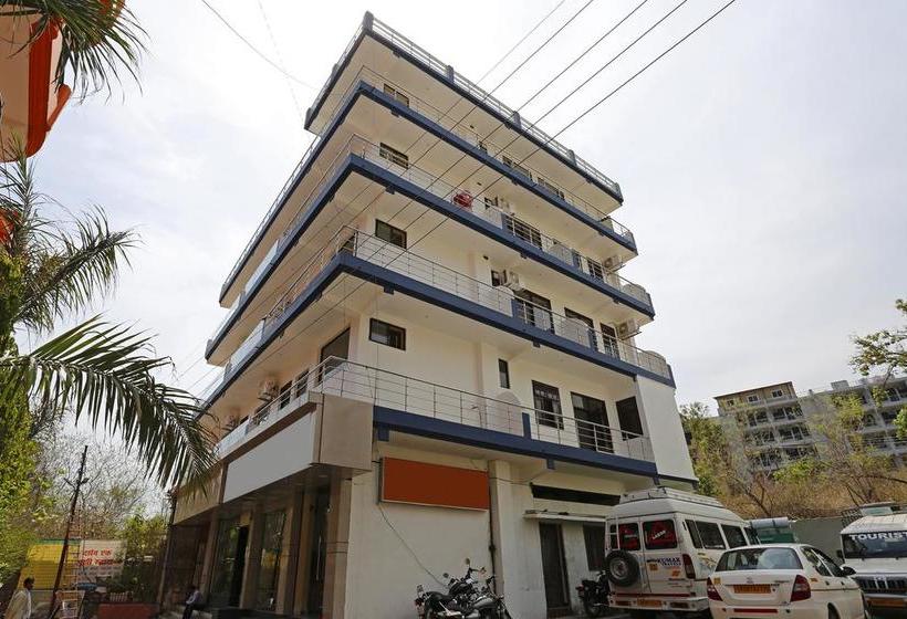 هتل Oyo 8905 Tapastali