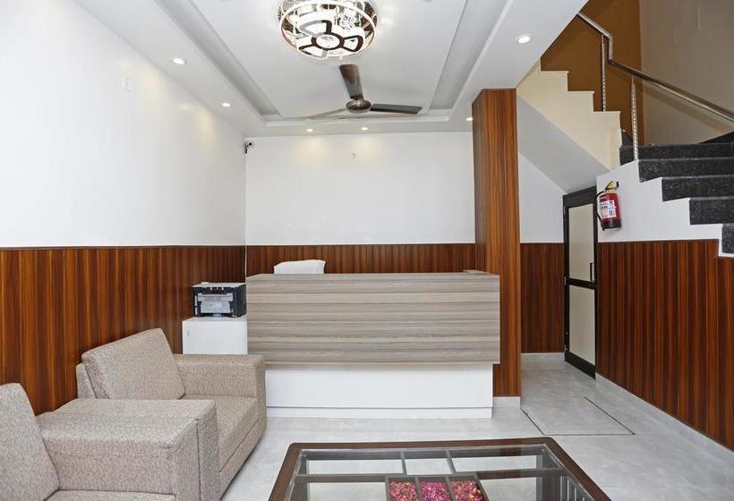 هتل Oyo 8905 Tapastali