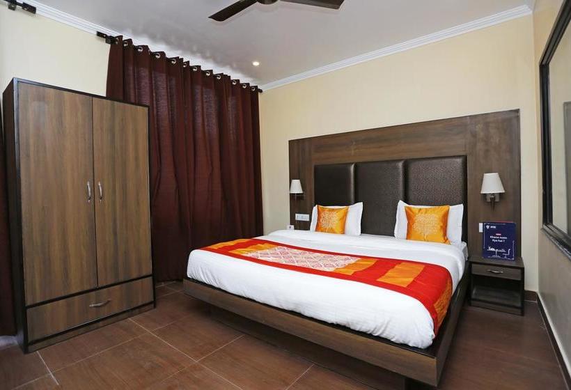 هتل Oyo 8905 Tapastali