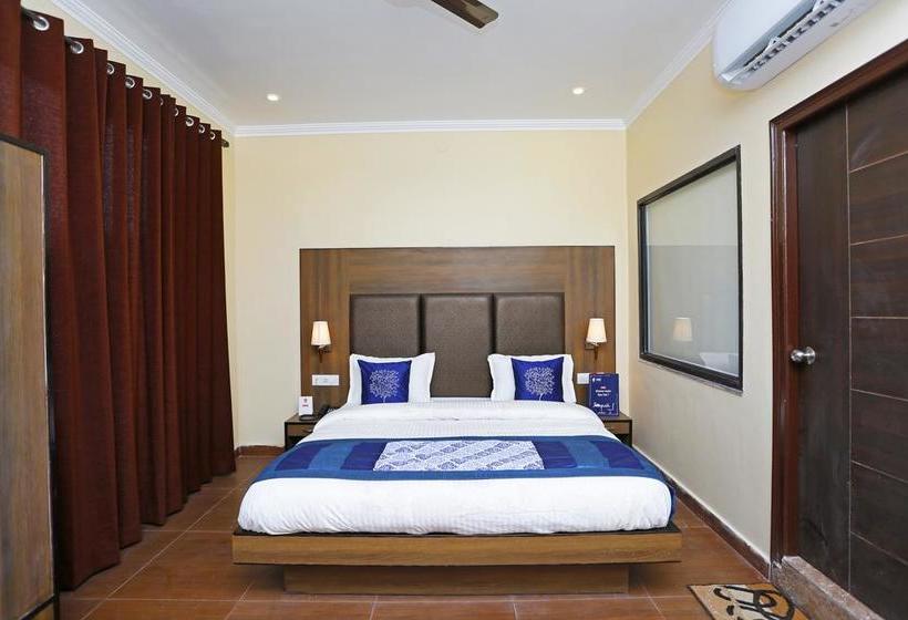 هتل Oyo 8905 Tapastali