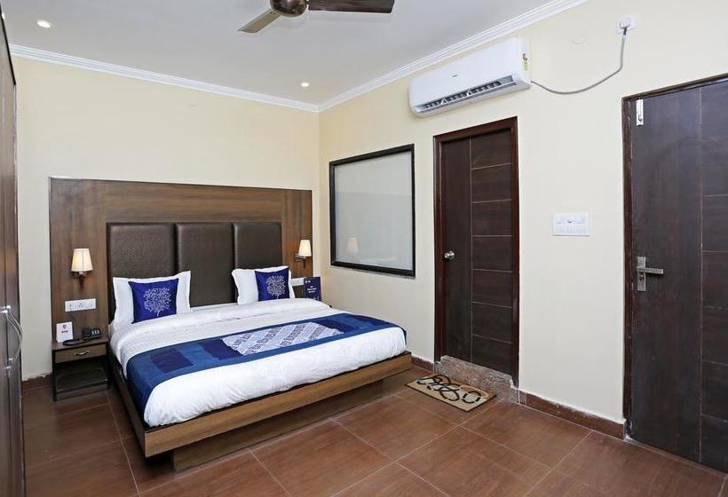 هتل Oyo 8905 Tapastali