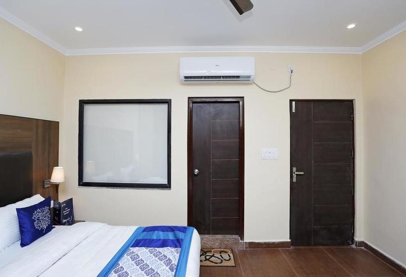 هتل Oyo 8905 Tapastali