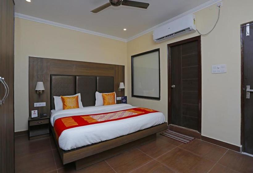 هتل Oyo 8905 Tapastali