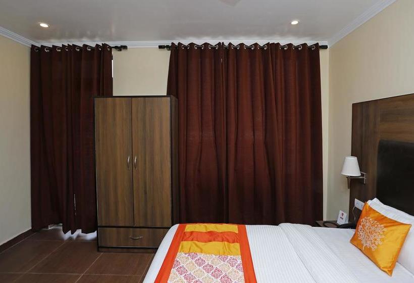 هتل Oyo 8905 Tapastali