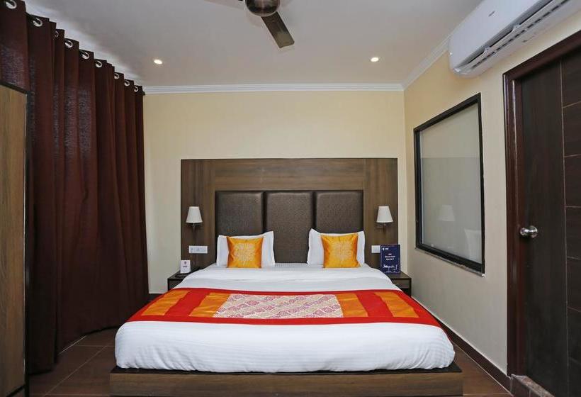 هتل Oyo 8905 Tapastali