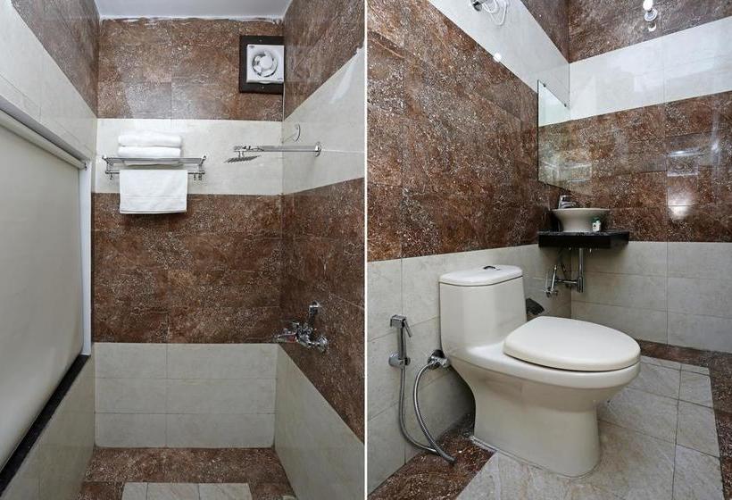 هتل Oyo 8905 Tapastali