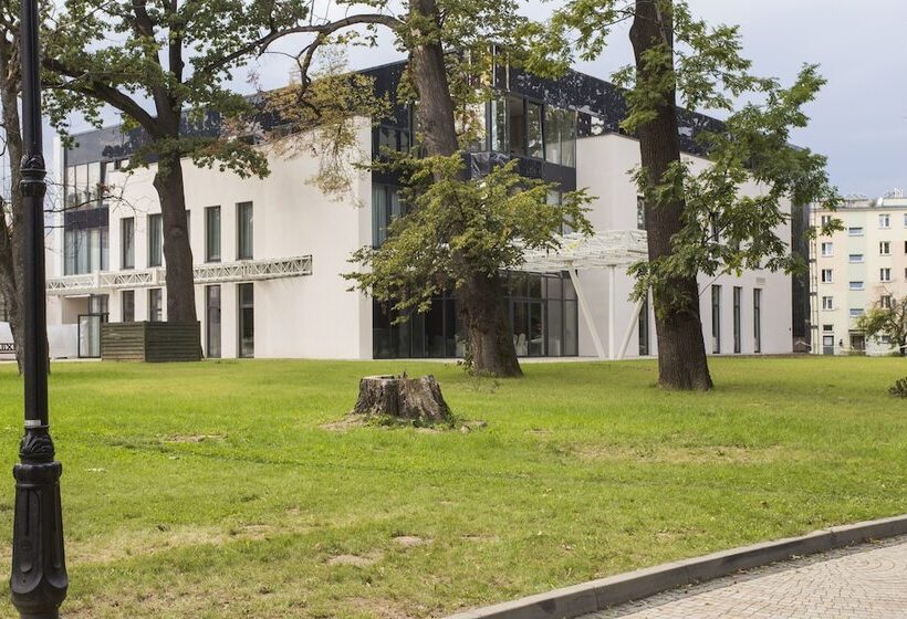 فندق Polanka Conference Center