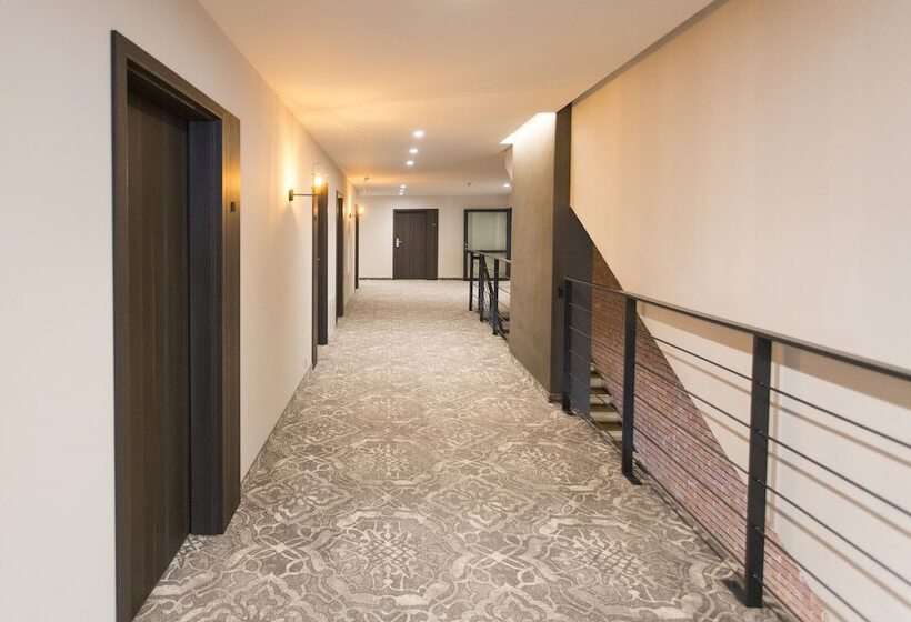 فندق Polanka Conference Center