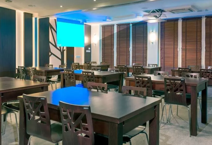 ホテル Villa Buki Pokoje & Spa