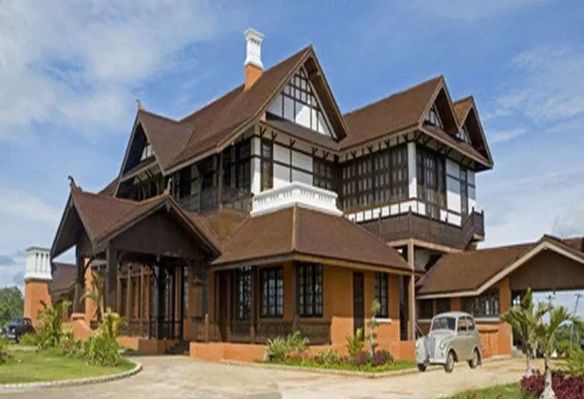 Aureum Palace  & Resort Pyin Oo Lwin