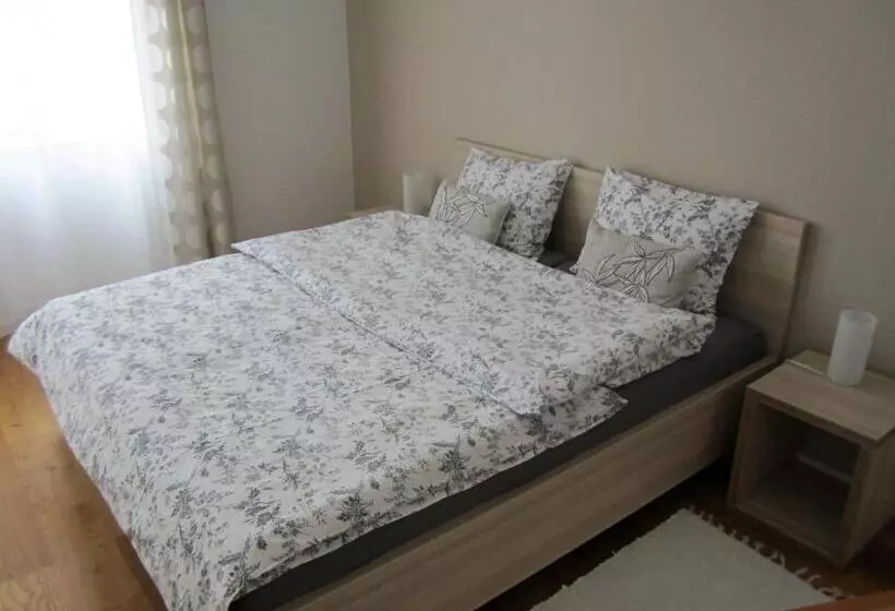 تختخواب و صبحانه Aurelia Rooms