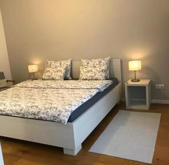 تختخواب و صبحانه Aurelia Rooms