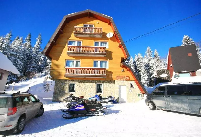 تختخواب و صبحانه Guesthouse Yeti
