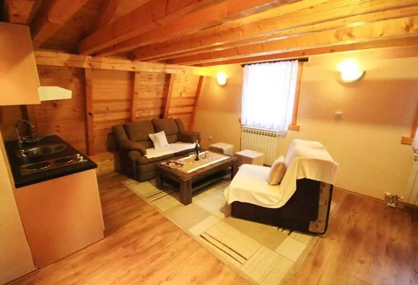 تختخواب و صبحانه Guesthouse Yeti