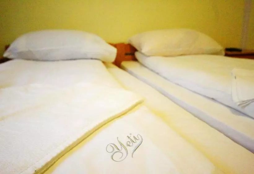 تختخواب و صبحانه Guesthouse Yeti