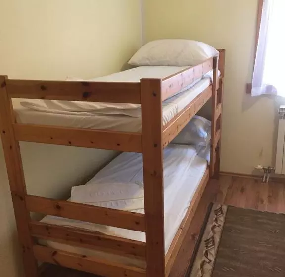 تختخواب و صبحانه Guesthouse Yeti