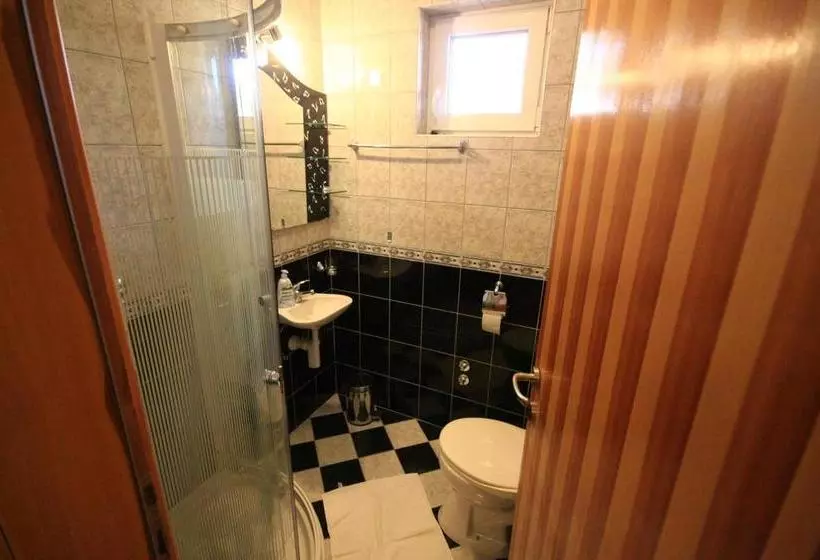 تختخواب و صبحانه Guesthouse Yeti
