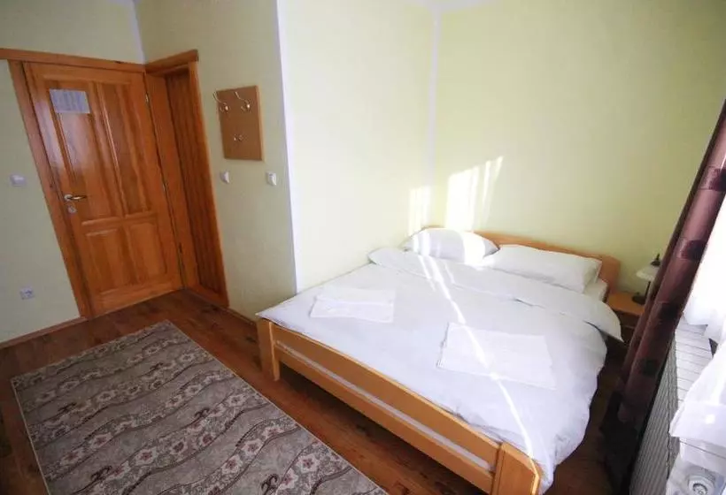 تختخواب و صبحانه Guesthouse Yeti