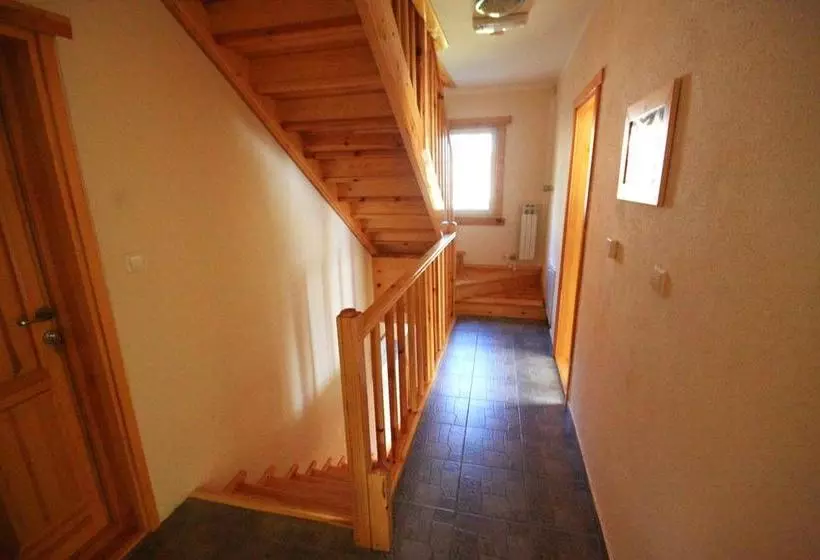 تختخواب و صبحانه Guesthouse Yeti