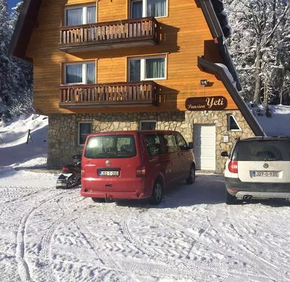 تختخواب و صبحانه Guesthouse Yeti