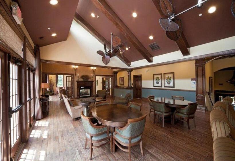 Global Luxury Suites At Forrestal