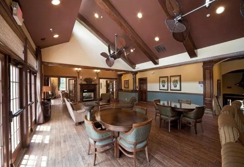 Global Luxury Suites At Forrestal