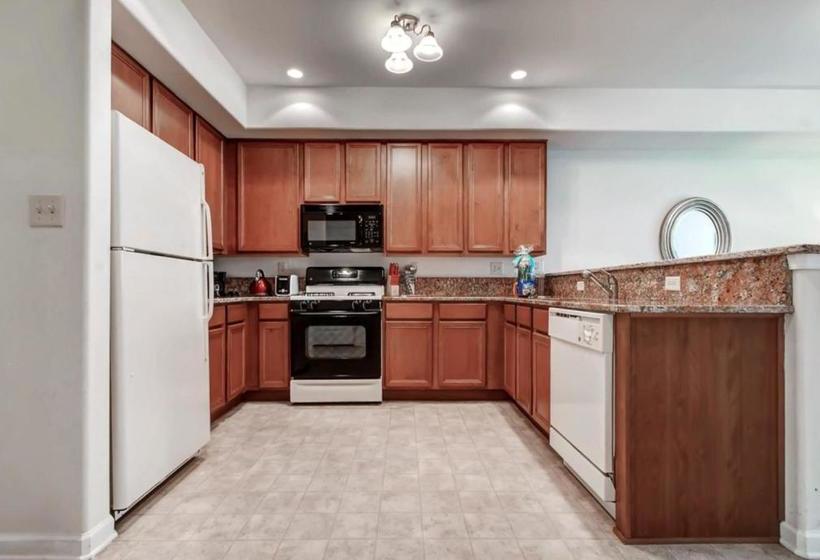 Global Luxury Suites At Forrestal