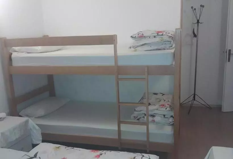 هاستل Apartments And Rooms Lena