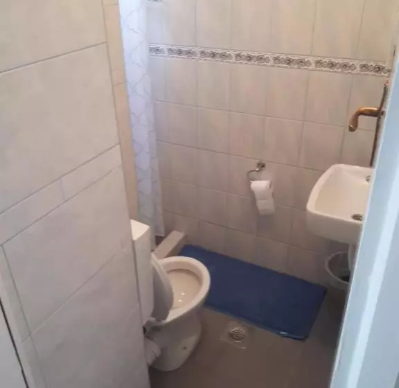 هاستل Apartments And Rooms Lena